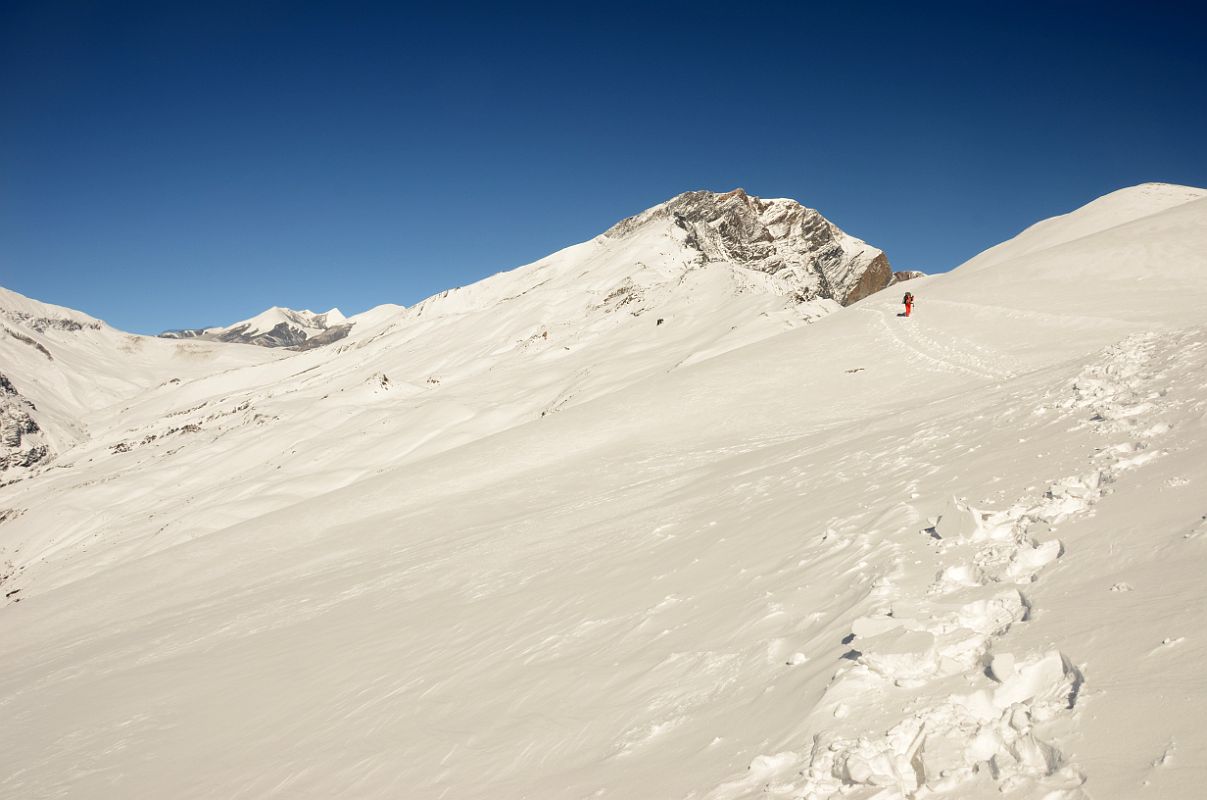 Click to enlarge -
Long Trudge Through Snow From The Top Of The Ridge Above Yak Kharka Towards Kalopani Around Dhaulagiri
Long Trudge Through Snow From The Top Of The Ridge Above Yak Kharka Towards Kalopani Around Dhaulagiri